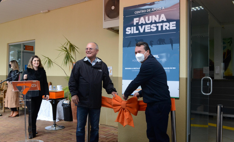 O Hospital Veterinário do Centro Universitário Filadélfia (UniFil), em Londrina, região Norte do Estado, agora é oficialmente um Centro de Apoio à Fauna Silvestre (CAFS). O local presta auxílio ao Instituto Água e Terra (IAT) no recebimento de animais silvestres vítimas de atropelamento, maus-tratos, comércio ilegal, tráfico e cativeiro irregular, que precisam de atendimento veterinário. A inauguração aconteceu nessa sexta-feira (16). - Londrina, 16/07/2021 - Foto: SEDEST/IAT