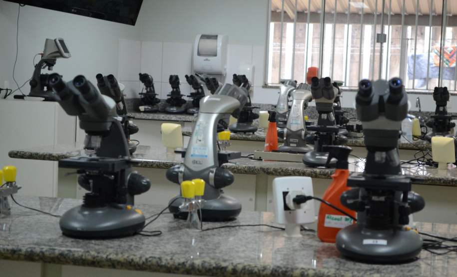 O Hospital Veterinário do Centro Universitário Filadélfia (UniFil), em Londrina, região Norte do Estado, agora é oficialmente um Centro de Apoio à Fauna Silvestre (CAFS). O local presta auxílio ao Instituto Água e Terra (IAT) no recebimento de animais silvestres vítimas de atropelamento, maus-tratos, comércio ilegal, tráfico e cativeiro irregular, que precisam de atendimento veterinário. A inauguração aconteceu nessa sexta-feira (16). - Londrina, 16/07/2021 - Foto: SEDEST/IAT