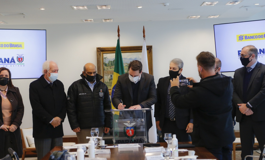 Em operação com Banco do Brasil, Estado liquida dívida com a Copel; economia é de R$ 80 milhões Foto: Jonathan Campos /AEN