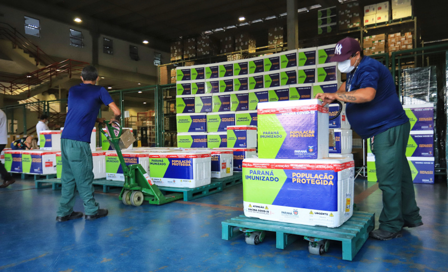 Mais 141 mil doses de vacinas contra a Covid-19 chegam ao Paraná nesta segunda-feira
Foto:  Americo Antonio/SESA