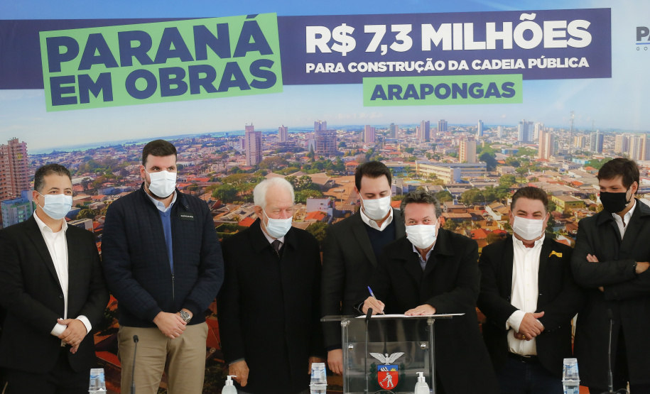 Governador Carlos Massa Ratinho Junior, durante solenidade assinatura de ordem serviços para construção da Cadeia Pública e pavimentação de estradas rurais em Arapongas - Curitiba, 19/07/2021 - Foto: Jonathan Campos/AEN