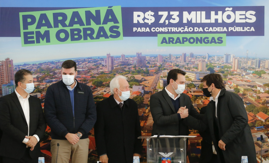 Governador Carlos Massa Ratinho Junior, durante solenidade assinatura de ordem serviços para construção da Cadeia Pública e pavimentação de estradas rurais em Arapongas - Curitiba, 19/07/2021 - Foto: Jonathan Campos/AEN