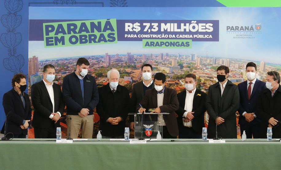 Governador Carlos Massa Ratinho Junior, durante solenidade assinatura de ordem serviços para construção da Cadeia Pública e pavimentação de estradas rurais em Arapongas - Curitiba, 19/07/2021 - Foto: Jonathan Campos/AEN