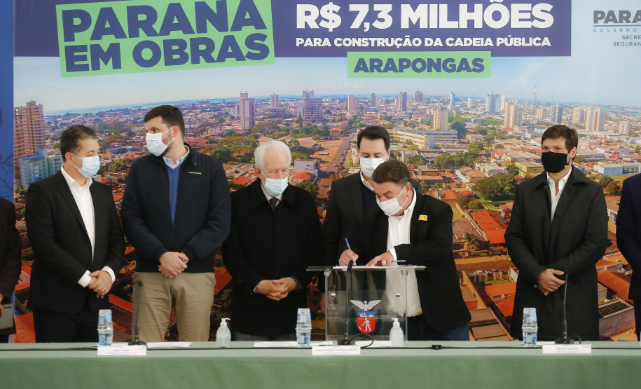 Governador Carlos Massa Ratinho Junior, durante solenidade assinatura de ordem serviços para construção da Cadeia pública e pavimentação de estradas rurais em Arapongas - Curitiba, 19/07/2021 - Foto: Jonathan Campos/AEN