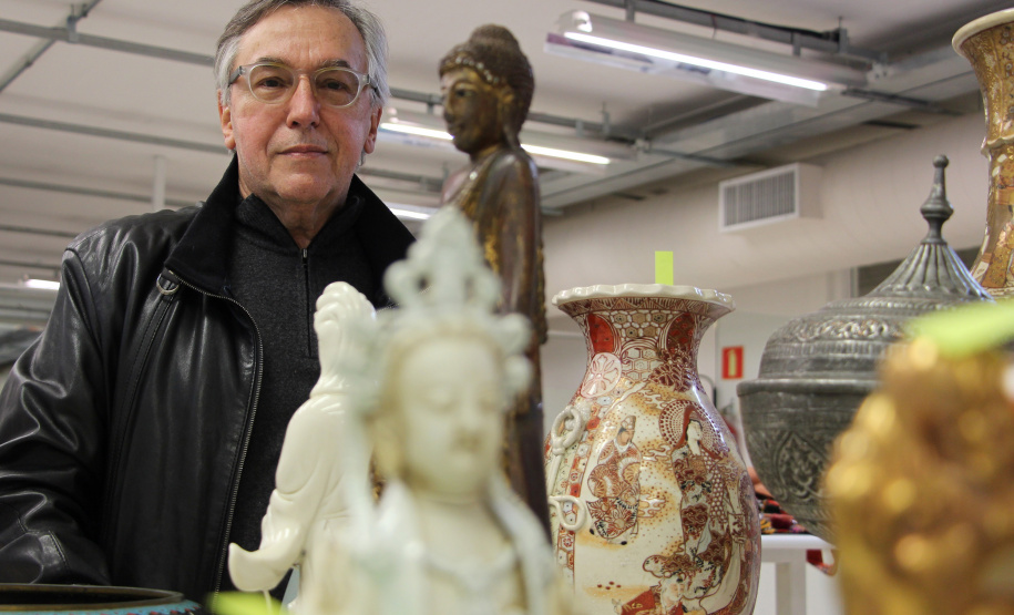 O Museu Oscar Niemeyer (MON) recebeu neste mês de julho mais 93 obras de arte asiática, uma complementação da doação de quase 3 mil peças feita em 2018 pelo professor e diplomata Fausto Godoy.  -  Curitiba, 19/07/2021  -  Foto:  Maita Franco/MON