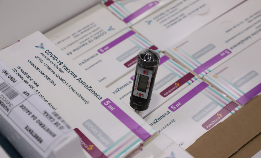 O Paraná recebe nesta segunda-feira (19), do Ministério da Saúde, mais 141 mil doses de vacinas contra a Covid-19. São 88.200 doses do imunizante Coronavac  e 52.800 da Covishield Foto: Ari Dias/AEN