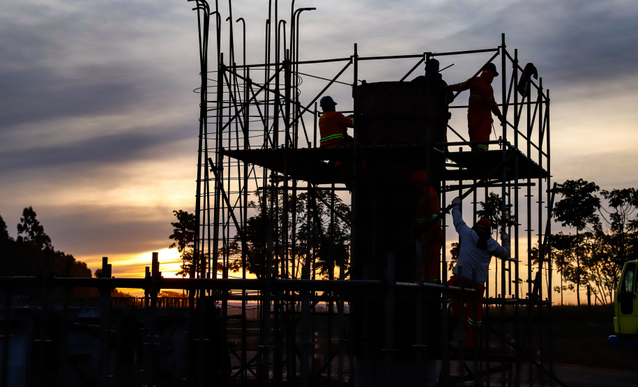 O secretário de Infraestrutura e Logística, Sandro Alex, inspeciona as obras do Trevo Gauchão e duplicação da PR-323, em Umuarama - Umuarama, 19/07/2021 - Foto: Rodrigo Félix Leal/Infraestrutura