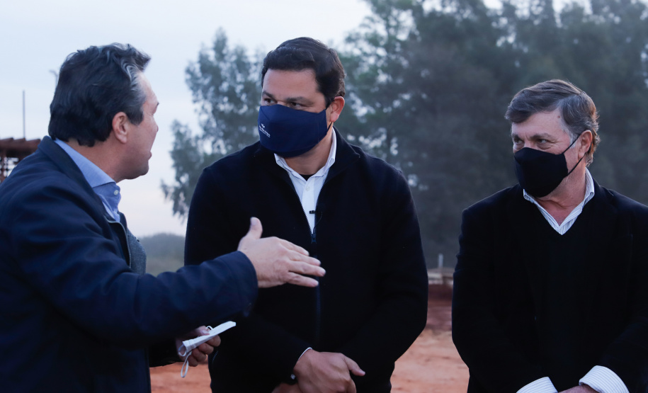 O secretário de Infraestrutura e Logística, Sandro Alex, inspeciona as obras do Trevo Gauchão e duplicação da PR-323, em Umuarama - Umuarama, 19/07/2021 - Foto: Rodrigo Félix Leal/Infraestrutura