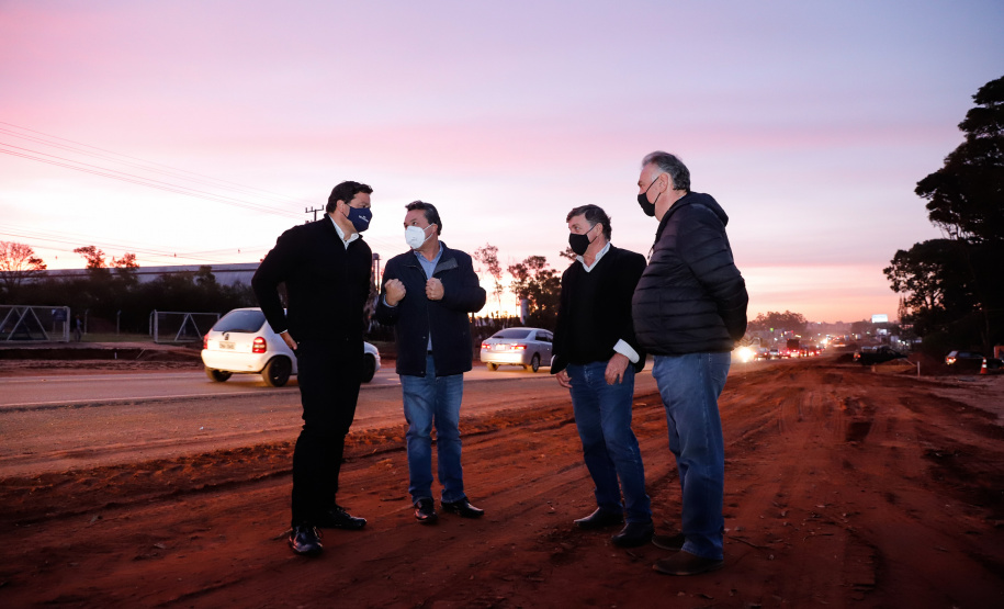 O secretário de Infraestrutura e Logística, Sandro Alex, inspeciona as obras do Trevo Gauchão e duplicação da PR-323, em Umuarama - Umuarama, 19/07/2021 - Foto: Rodrigo Félix Leal/Infraestrutura