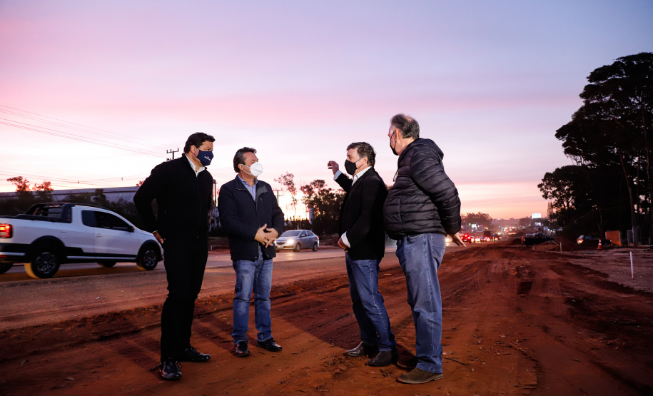 O secretário de Infraestrutura e Logística, Sandro Alex, inspeciona as obras do Trevo Gauchão e duplicação da PR-323, em Umuarama - Umuarama, 19/07/2021 - Foto: Rodrigo Félix Leal/Infraestrutura