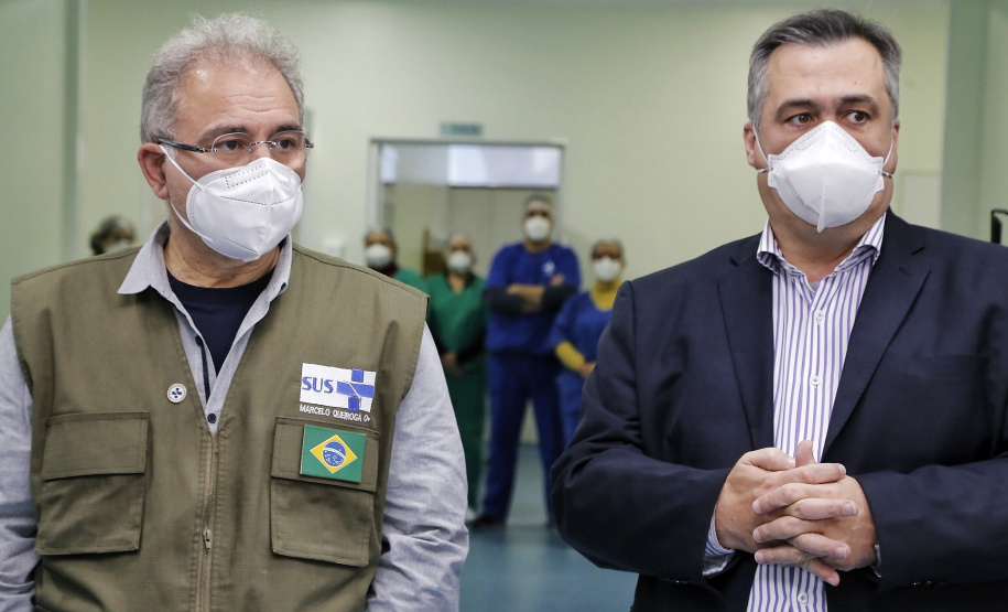 O secretário de Estado da Saúde, Beto Preto acompanha o ministro da Saúde, Marcelo Queiroga, nesta terça-feira (20) no Hospital Municipal Padre Germano Lauck em Foz do Iguaçu. Foto: Gilson Abreu/AEN