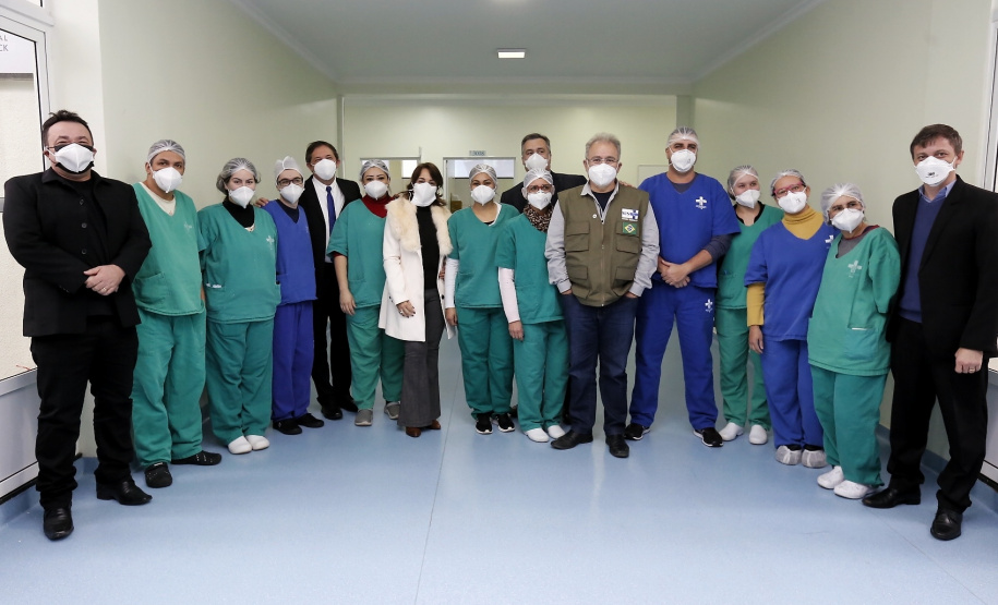O secretário de Estado da Saúde, Beto Preto acompanha o ministro da Saúde, Marcelo Queiroga, nesta terça-feira (20) no Hospital Municipal Padre Germano Lauck em Foz do Iguaçu. Foto: Gilson Abreu/AEN