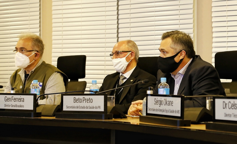 O secretário de Estado da Saúde, Beto Preto acompanha o ministro da Saúde, Marcelo Queiroga, nesta terça-feira (20) na Itaipu Binacional em Foz do Iguaçu. Foto: Gilson Abreu/AEN