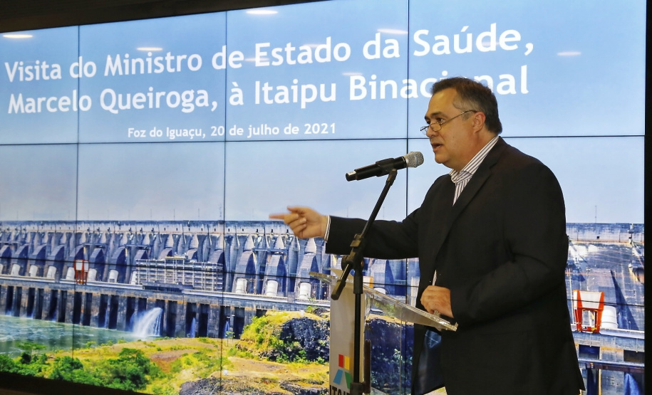 O secretário de Estado da Saúde, Beto Preto acompanha o ministro da Saúde, Marcelo Queiroga, nesta terça-feira (20) na Itaipu Binacional em Foz do Iguaçu. Foto: Gilson Abreu/AEN