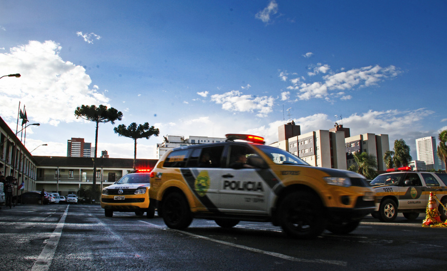 06-07-2016 Operação Curitiba contra o crime II Mais policiamento ostensivo e preventivo nas ruas e maior sensação de segurança para a população são as principais mudanças após a regulamentação da Diária Especial por Atividade de Extrajornada Voluntária (DEAEV) para policiais e bombeiros militares. -Foto: Soldado Feliphe Aires