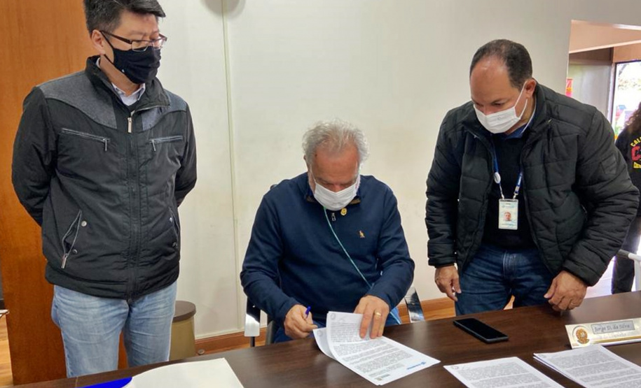 Sanepar leva água tratada para comunidade Córrego D Ouro em Califórnia
Convênio assinado com prefeitura de Califórnia resolve problema de abastecimento na Comunidade Córrego D’Ouro

Foto: Sanepar