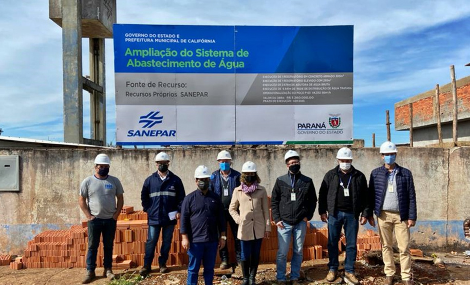 Sanepar leva água tratada para comunidade Córrego D Ouro em Califórnia

Em visita às obras na área urbana, prefeito Paulinho agradece investimentos da Sanepar
Foto: Sanepar