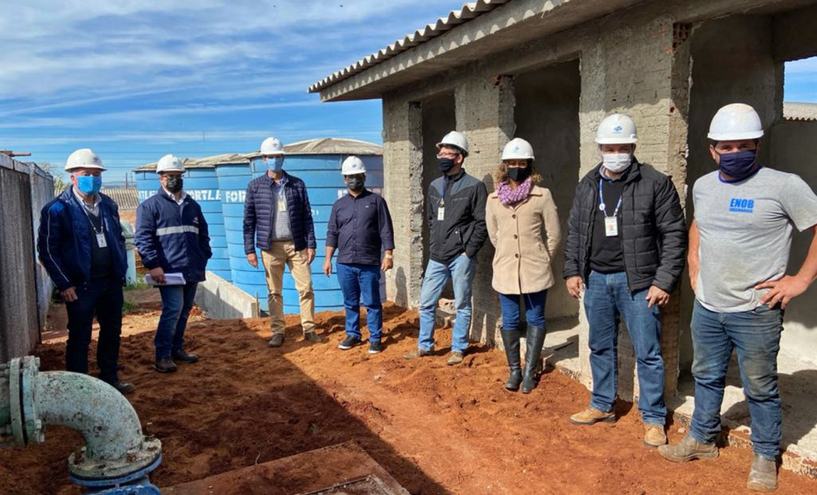 Sanepar leva água tratada para comunidade Córrego D Ouro em Califórnia
Autoridades conheceram detalhes das obras que irão duplicar capacidade do sistema principal

Foto: Sanepar