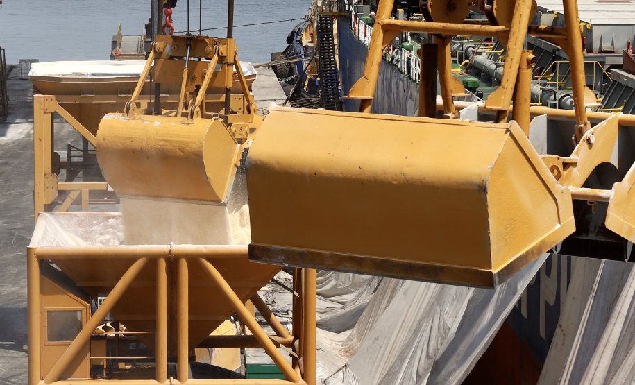 O movimento histórico na importação nacional de fertilizantes refletiu no volume desembarcado pelos portos paranaenses. - Paranaguá, 21/07/2021 - Claudio Neves/Portos do Paraná
