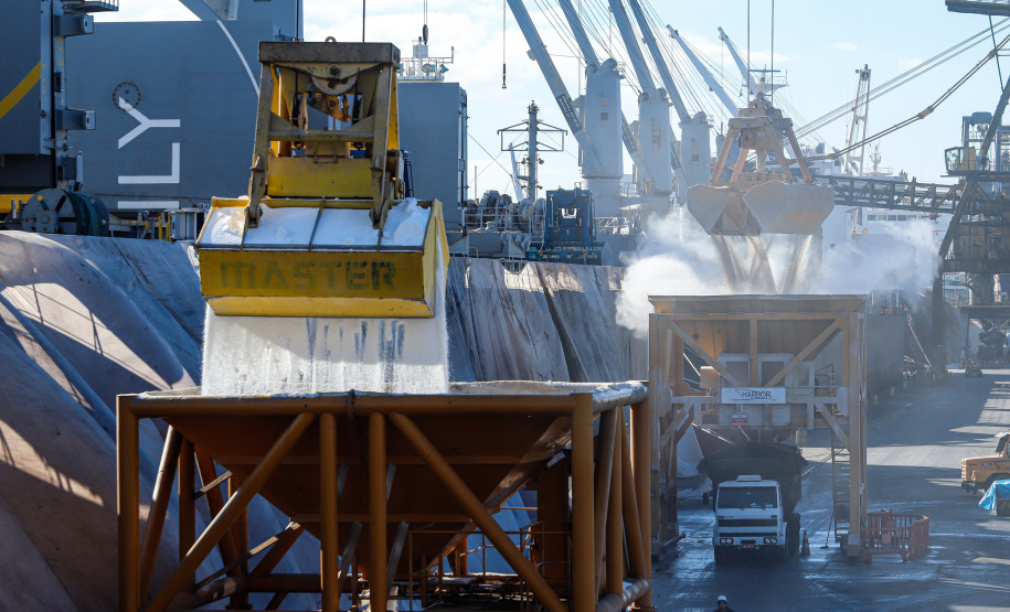 O movimento histórico na importação nacional de fertilizantes refletiu no volume desembarcado pelos portos paranaenses. - Paranaguá, 21/07/2021 - Foto: Rodrigo Felix Leal/SEIL