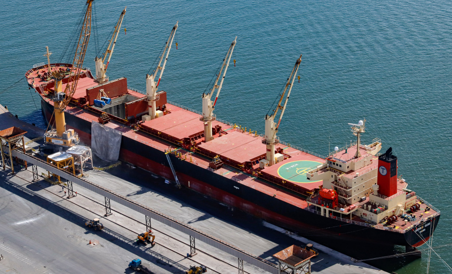 O movimento histórico na importação nacional de fertilizantes refletiu no volume desembarcado pelos portos paranaenses. - Paranaguá, 21/07/2021 - Foto: Rodrigo Felix Leal/SEIL