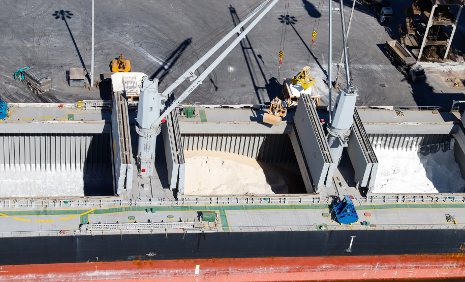 O movimento histórico na importação nacional de fertilizantes refletiu no volume desembarcado pelos portos paranaenses. - Paranaguá, 21/07/2021 - Foto: Rodrigo Felix Leal/SEIL