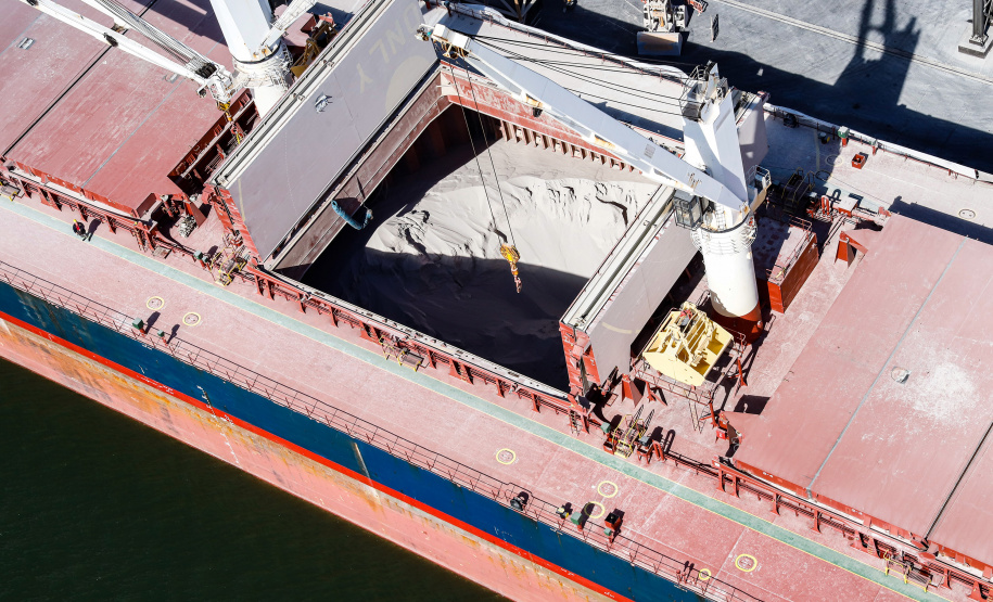 O movimento histórico na importação nacional de fertilizantes refletiu no volume desembarcado pelos portos paranaenses. - Paranaguá, 21/07/2021 - Foto: Rodrigo Felix Leal/SEIL