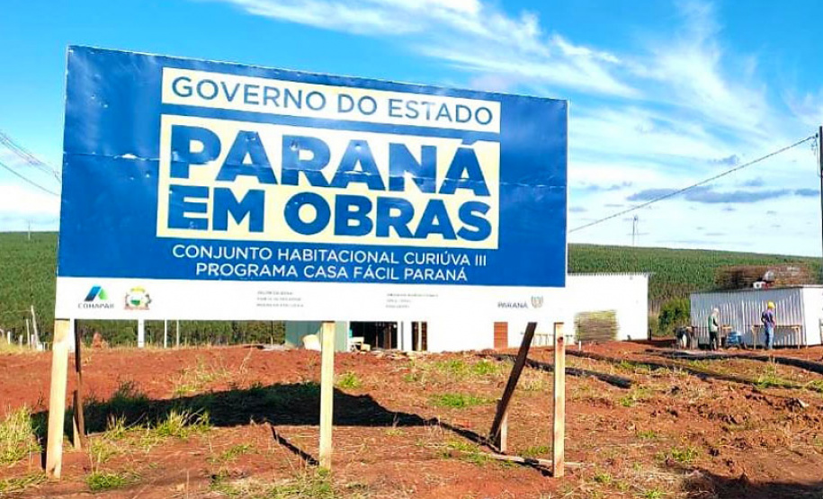 Técnicos da Cohapar vistoriaram nesta quarta-feira (21) as obras de dois novos conjuntos em construção pelo Governo do Estado no Norte Pioneiro. São 47 novas moradias em Figueira e 74 em Curiúva, que recebem investimentos de R$ 9,5 milhões do programa Casa Fácil Paraná. (Foto: Michael Faleiros/Cohapar)