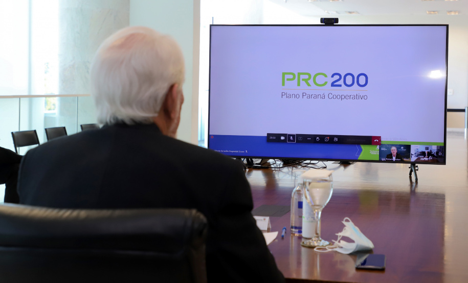 Governador em exercício, Darci Piana, durante reunião com a Ocepar  -  Curitiba, 22/07/2021  -  Foto: Ari Dias/AEN