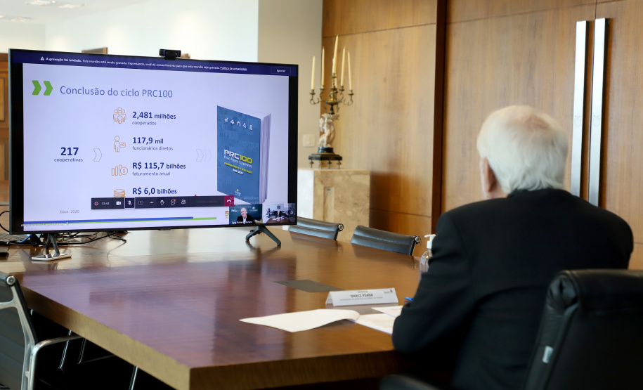 Governador em exercício, Darci Piana, durante reunião com a Ocepar  -  Curitiba, 22/07/2021  -  Foto: Ari Dias/AEN