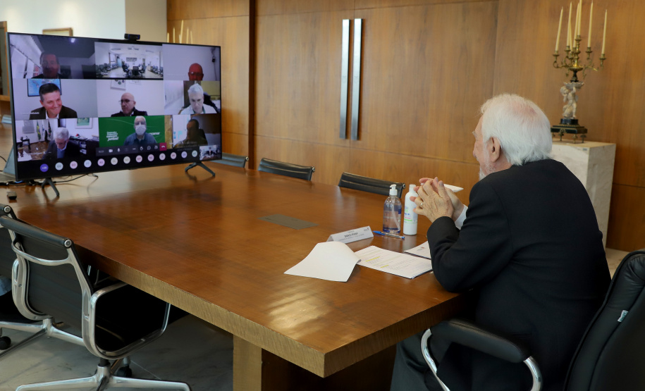 Governador em exercício, Darci Piana, durante reunião com a Ocepar  -  Curitiba, 22/07/2021  -  Foto: Ari Dias/AEN