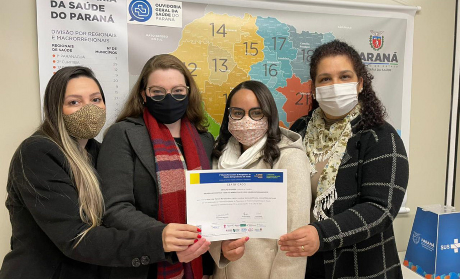 A Ouvidoria Geral da Saúde teve o trabalho reconhecido no 6º Prêmio Inova Saúde Paraná, após apresentar o relato de atendimento à população durante a vacinação contra a Covid-19, com mais de 2,5 mil manifestações recebidas de janeiro a maio, pelo nível central da Ouvidoria, dentro da sede da Secretaria de Estado da Saúde, em Curitiba. - Curitiba, 22/07/2021 - Foto: SESA