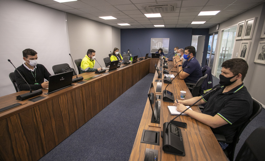 Com a promoção de workshops com prestadores de serviços portuários, equipe da Diretoria de Meio Ambiente da empresa pública visa aperfeiçoar os procedimentos para promover segurança ambiental, saúde e segurança no trabalho. -  Paranaguá, 22/07/2021  -  Foto: Claudio Neves/Portos do Paraná