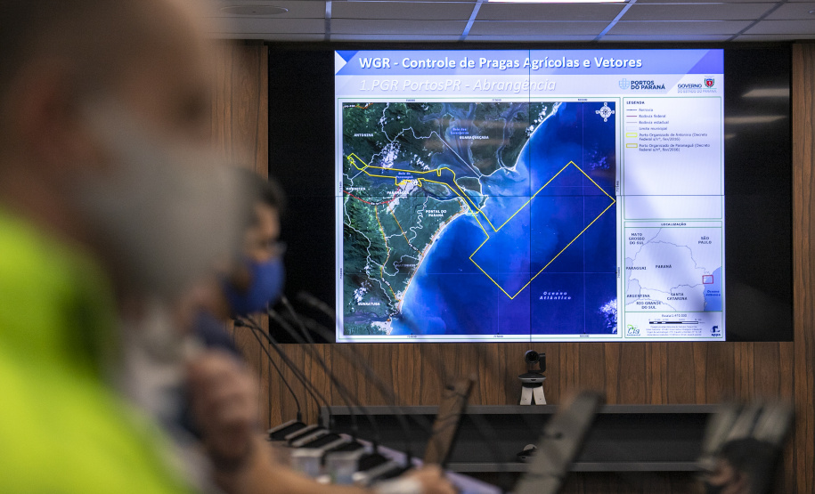 Com a promoção de workshops com prestadores de serviços portuários, equipe da Diretoria de Meio Ambiente da empresa pública visa aperfeiçoar os procedimentos para promover segurança ambiental, saúde e segurança no trabalho. -  Paranaguá, 22/07/2021  -  Foto: Claudio Neves/Portos do Paraná