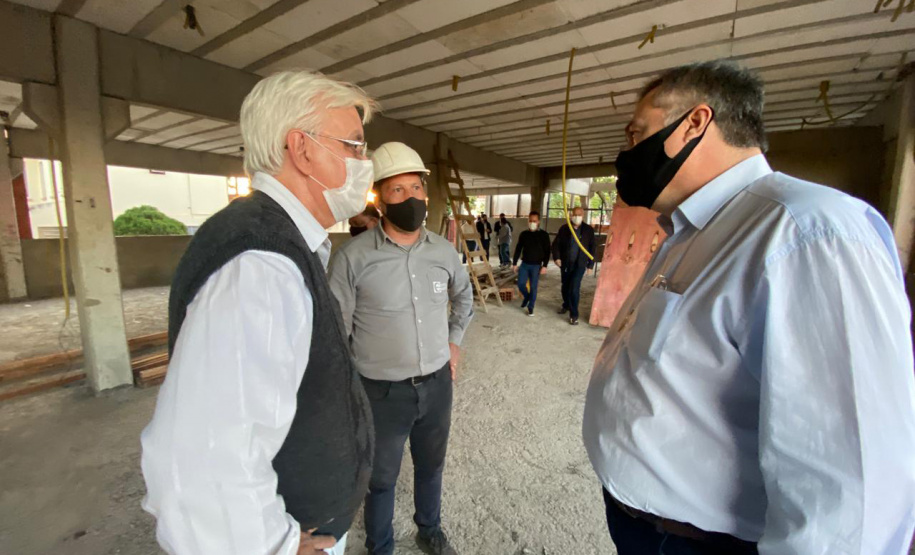 As obras do Ambulatório Médico de Especialidades (AME) de Jacarezinho, no Norte Pioneiro, deverão iniciar nos próximos meses. O secretário de Estado da Saúde, Beto Preto, autorizou a licitação da unidade ontem em visita ao município. -  Jacarezinho, 22/07/2021  -  Foto: Gustavo Marçal/SESA