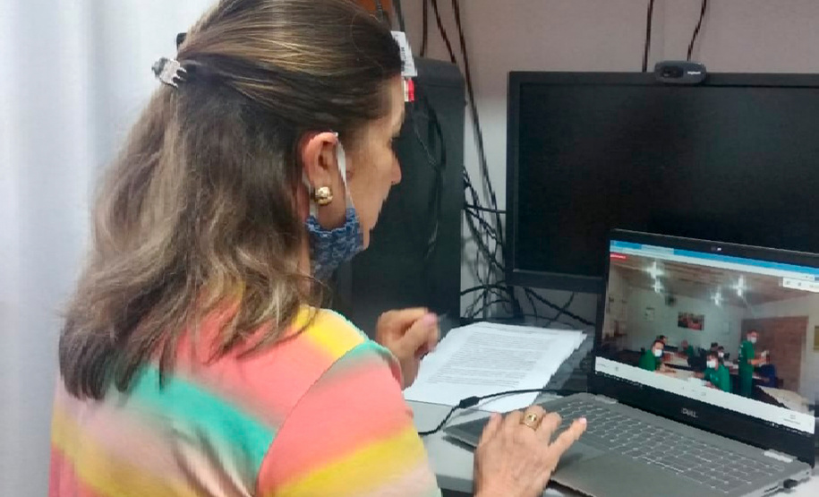 Unidades penitenciárias do Paraná realizaram 7.633 atendimentos virtuais (livros lidos) às pessoas privadas de liberdade (PPL) que participam do programa Remição pela Leitura, no primeiro semestre de 2021. De maio de 2020 até junho de 2021 foram mais 16.086 atendimentos virtuais nas unidades do Depen. -  Curitiba, 23/07/2021  -  Foto: Depen-PR