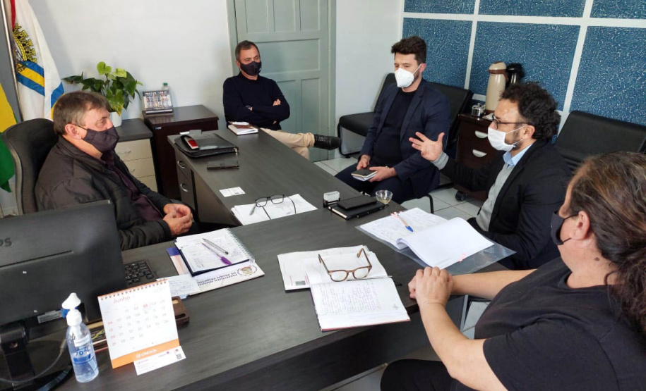 PAULO FRONTIN - O diretor-presidente da Fomento Paraná, Heraldo Neves, o diretor de Mercado, Vinícius Rocha, e a assessora de Relações Institucionais, Emilia Belinati, percorreram municípios dos Campos Gerais, do sul e sudeste do estado nesta quinta (22) e sexta-feira (23) para encontros com prefeitos, gestores e associações comerciais. - Curitiba, 23/07/2021 - Foto: Fomento Paraná