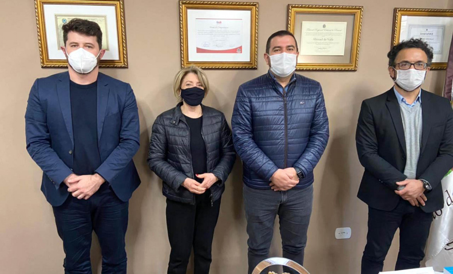 SÃO JOÃO DO TRIUNFO - O diretor-presidente da Fomento Paraná, Heraldo Neves, o diretor de Mercado, Vinícius Rocha, e a assessora de Relações Institucionais, Emilia Belinati, percorreram municípios dos Campos Gerais, do sul e sudeste do estado nesta quinta (22) e sexta-feira (23) para encontros com prefeitos, gestores e associações comerciais. - Curitiba, 23/07/2021 - Foto: Fomento Paraná