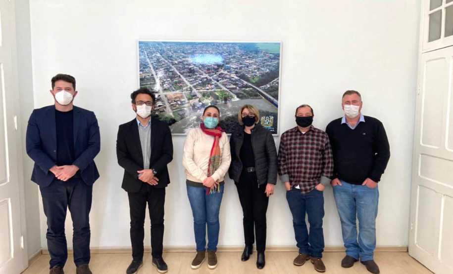 SÃO MATEUS DO SUL - O diretor-presidente da Fomento Paraná, Heraldo Neves, o diretor de Mercado, Vinícius Rocha, e a assessora de Relações Institucionais, Emilia Belinati, percorreram municípios dos Campos Gerais, do sul e sudeste do estado nesta quinta (22) e sexta-feira (23) para encontros com prefeitos, gestores e associações comerciais. - Curitiba, 23/07/2021 - Foto: Fomento Paraná