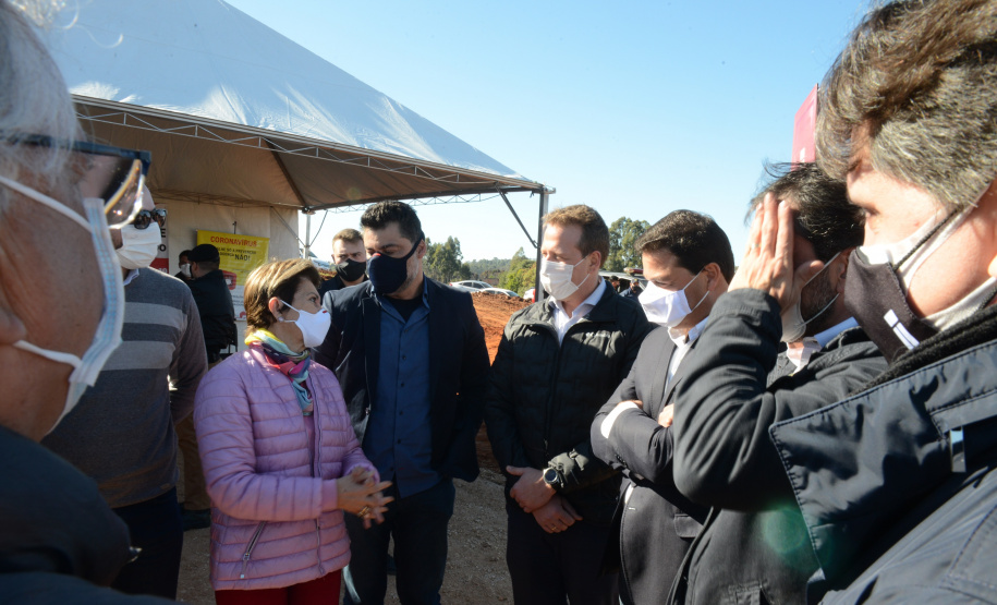 A cidade de Ponta Grossa vai receber mais 408 moradias em um novo bairro planejado por meio do programa Casa Verde e Amarela. O Residencial Bem Viver Uvaranas, que conta com a participação do Governo do Estado, foi idealizado pela construtora Pacaembu e receberá R$ 60 milhões de investimentos do FGTS, financiados pela Caixa Econômica. -  (Foto: Guilherme Santos/Cohapar)