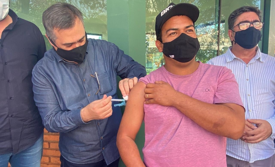 Secretário da Saúde acompanha vacinação e anuncia investimentos no Norte Pioneiro
Foto: SESA