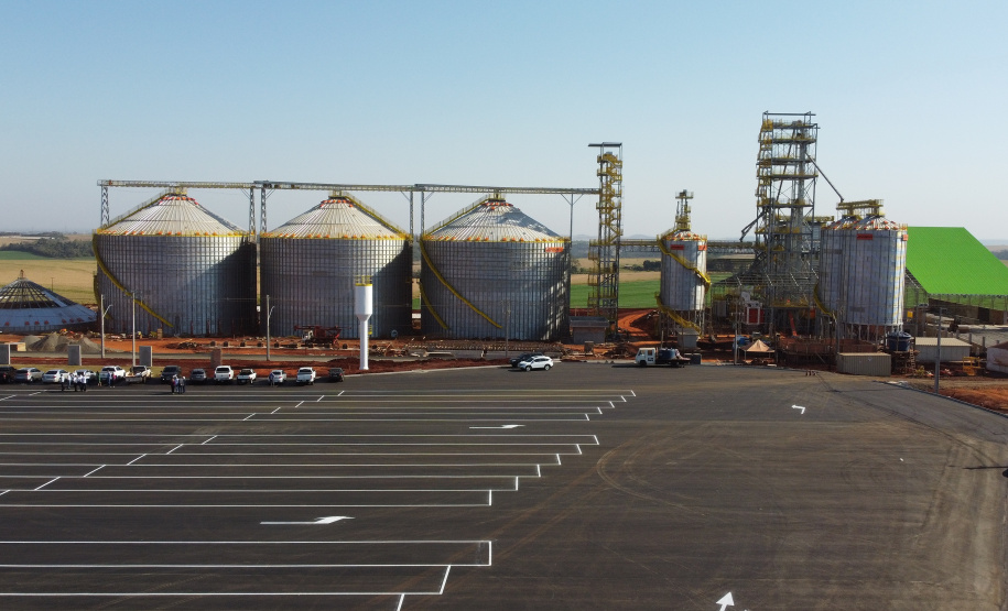 O governador do Paraná em exercício, Darci Piana, visita a Cooperativa Agroindustrial Lar neste domingo (25), no Complexo Industrial de Bom Jesus, que acaba de concluir a primeira etapa das obras.   Foto:  Ari Dias/AEN