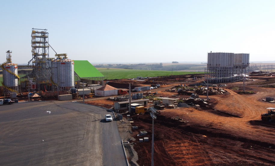 O governador do Paraná em exercício, Darci Piana, visita a Cooperativa Agroindustrial Lar neste domingo (25), no Complexo Industrial de Bom Jesus, que acaba de concluir a primeira etapa das obras.   Foto:  Ari Dias/AEN