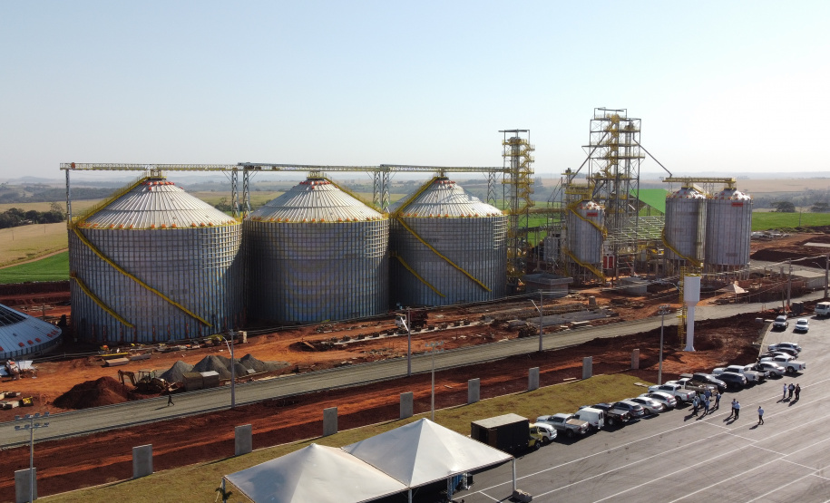 O governador do Paraná em exercício, Darci Piana, visita a Cooperativa Agroindustrial Lar neste domingo (25), no Complexo Industrial de Bom Jesus, que acaba de concluir a primeira etapa das obras.   Foto:  Ari Dias/AEN