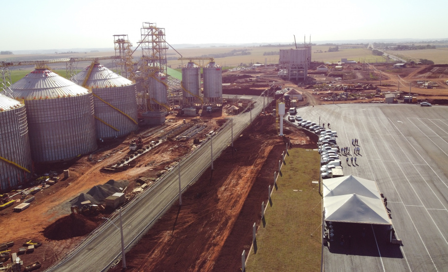 O governador do Paraná em exercício, Darci Piana, visita a Cooperativa Agroindustrial Lar neste domingo (25), no Complexo Industrial de Bom Jesus, que acaba de concluir a primeira etapa das obras.   Foto:  Ari Dias/AEN