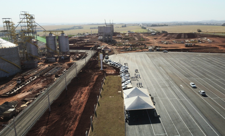 O governador do Paraná em exercício, Darci Piana, visita a Cooperativa Agroindustrial Lar neste domingo (25), no Complexo Industrial de Bom Jesus, que acaba de concluir a primeira etapa das obras.   Foto:  Ari Dias/AEN