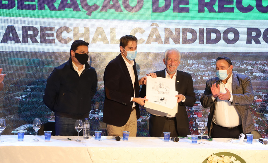 Darci Piana anuncia investimento de R$ 3,8 milhões em obras em Marechal Cândido RondonFoto: Ari Dias/AEN