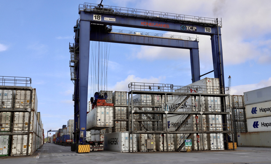 Movimentação de cargas em contêineres aumenta 12% no Porto de Paranaguá - Paranaguá, 26/07/2021 Foto: Claudio Neves/Portos do Paraná