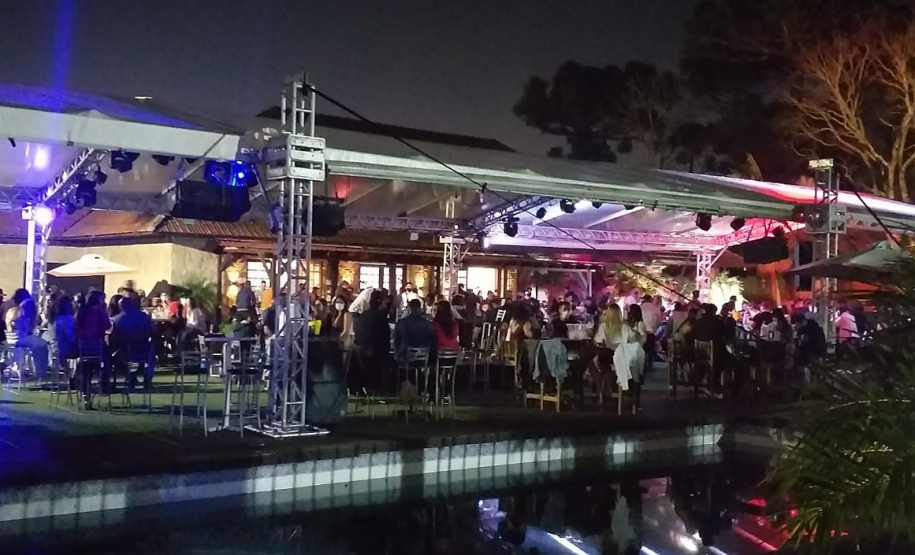 Fiscalização fecha pontos comerciais e dispersa mais de 800 pessoas em Curitiba
Foto: PMPR