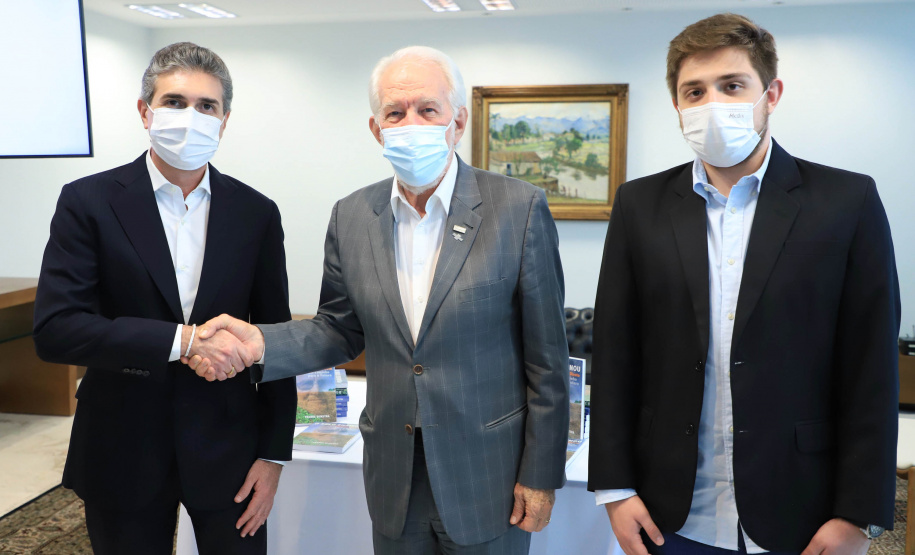 Governador em exercício Darci Piana, durante reunião com executivos do Grupo Certano  -  Curitiba, 26/07/2021  -  Foto: José Fernando Ogura/AEN